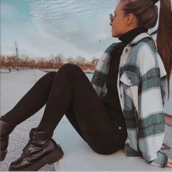 #94New! CLOSEOUT SALE! Plaid Oversized Flannel Shacket/Coat - Picture 7 of 7